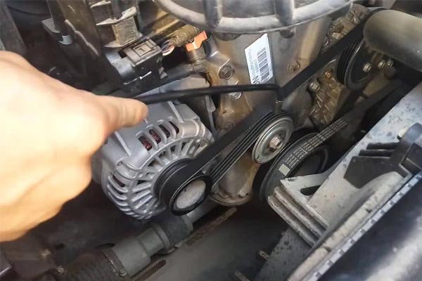 乌拉特中转速传感器的工作原理是什么?