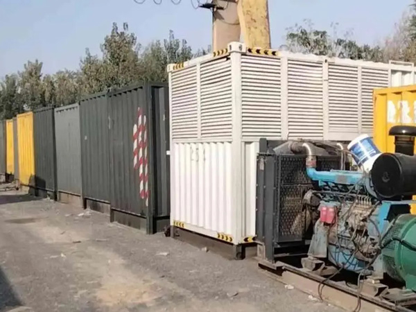 乌拉特中200KW柴油发电机机组每小时油耗是多少？