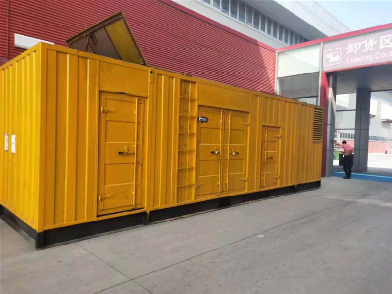 乌拉特中柴油发电机组预热机油时需要注意哪些安全事项?